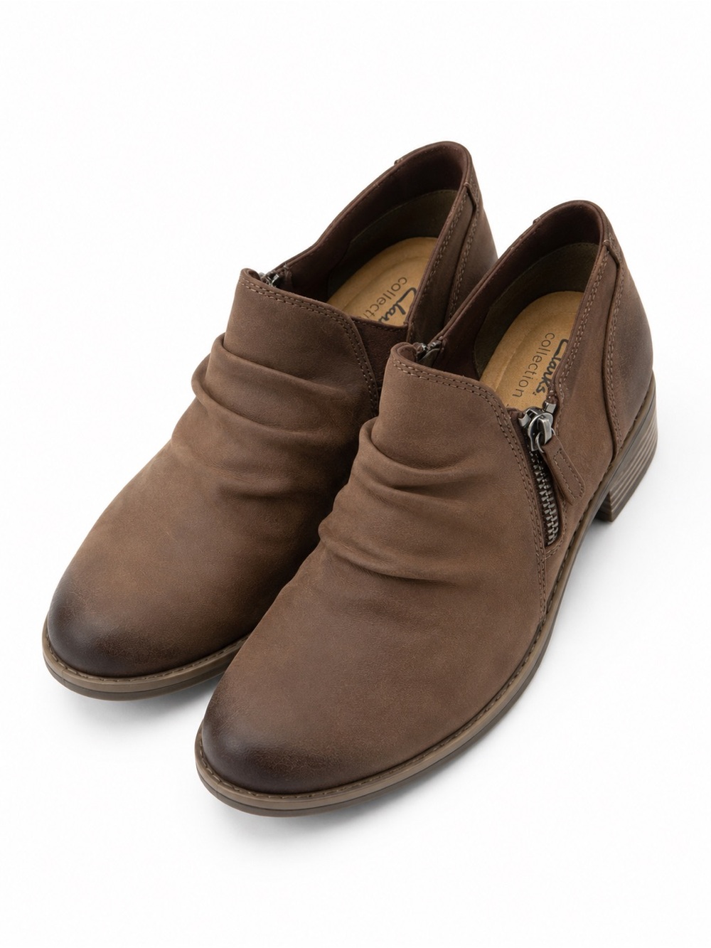 New With Tags! Clarks Camzin Pace 9 Wide Booties Taupe Nubuck Ankle Boots